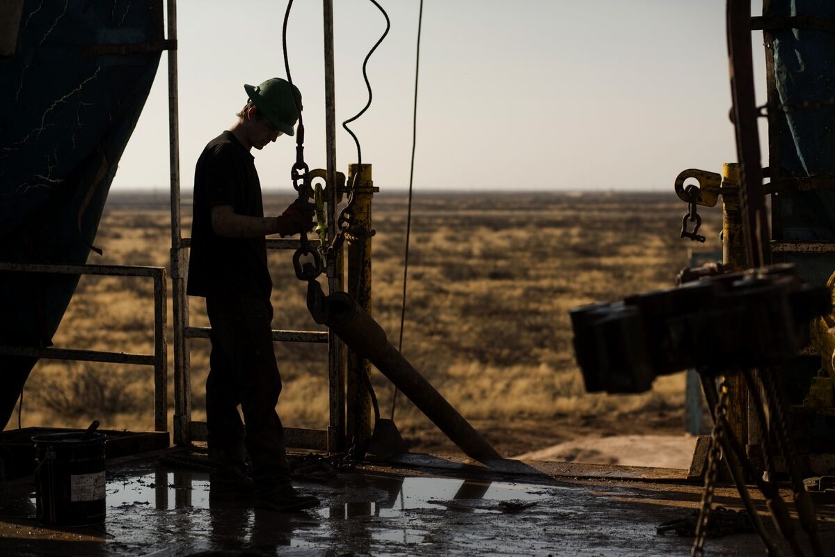 Fracking Company Founded by Trump's Energy Chief Predicts a Shale Slowdown
