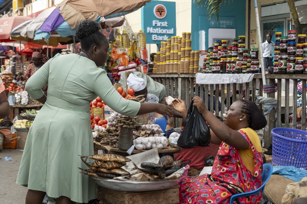 Ghana Inflation Hits Three-Year Low, Putting Rate Cut in Play