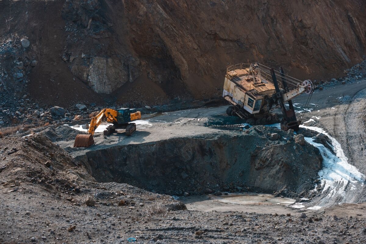 Japan Urges China to Ensure Access to Rare Earths, Magnets