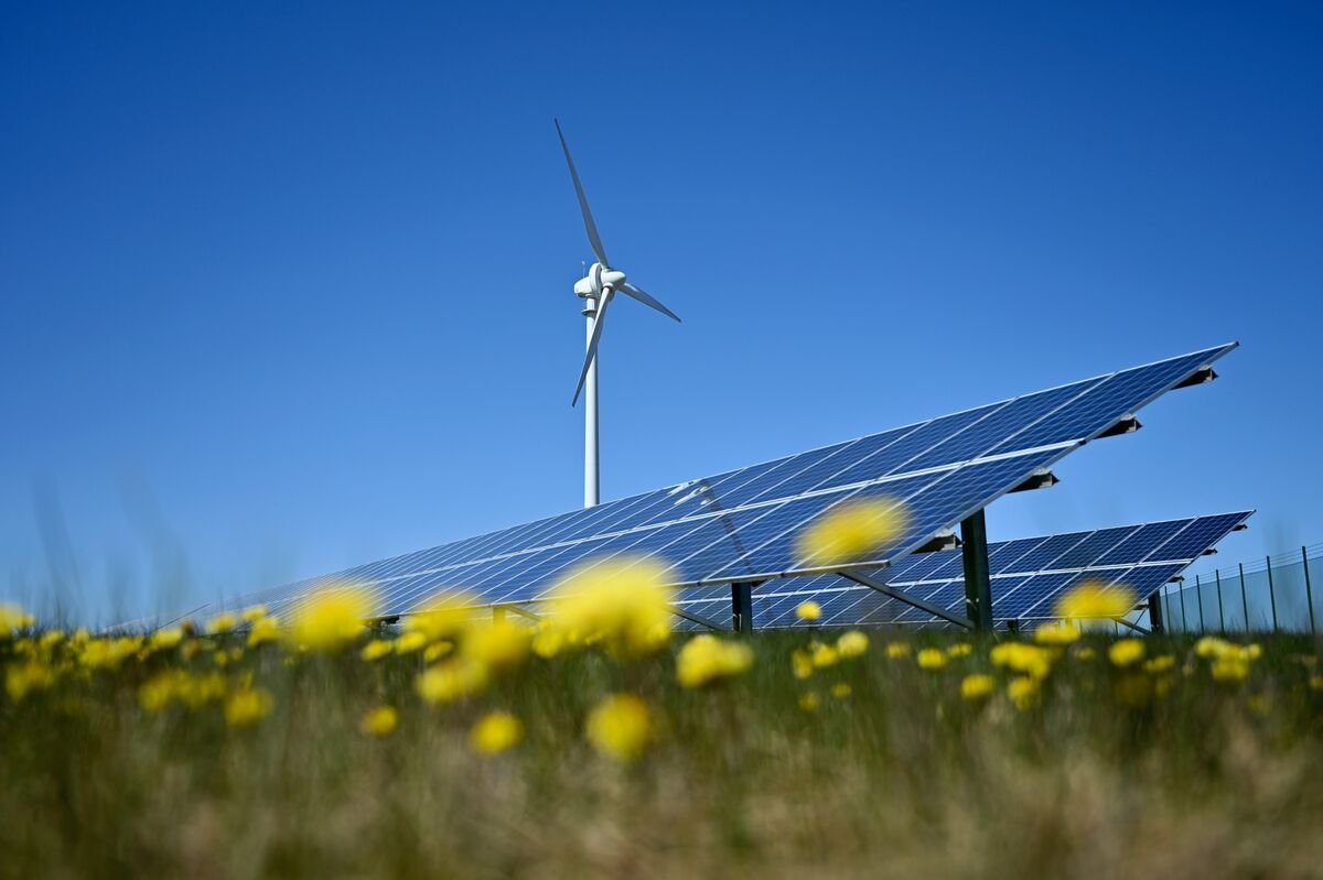 Poland to Weigh Green Bond Potential After €1.2 Billion Sale
