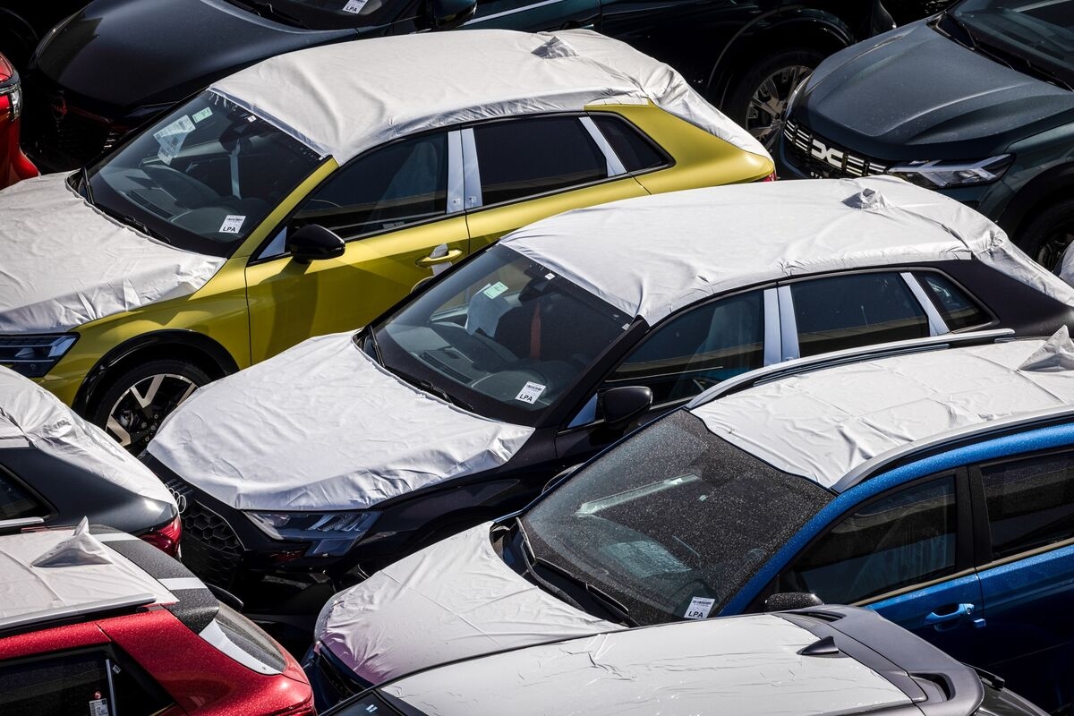 German Exports Fall More Than Expected as US Shipments Sink