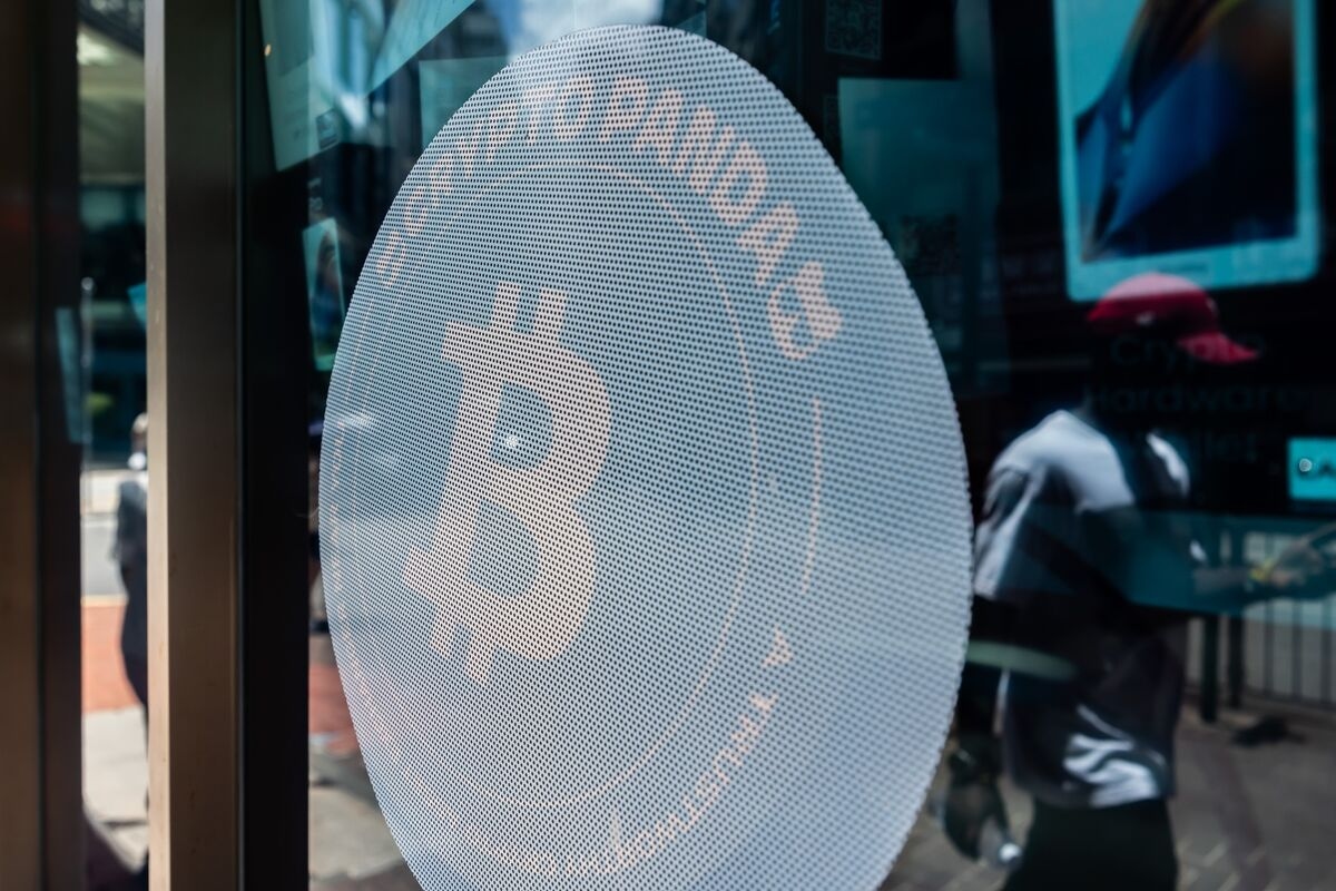 Bitcoin Slides as Fed Rate Cut Hopes Diminish