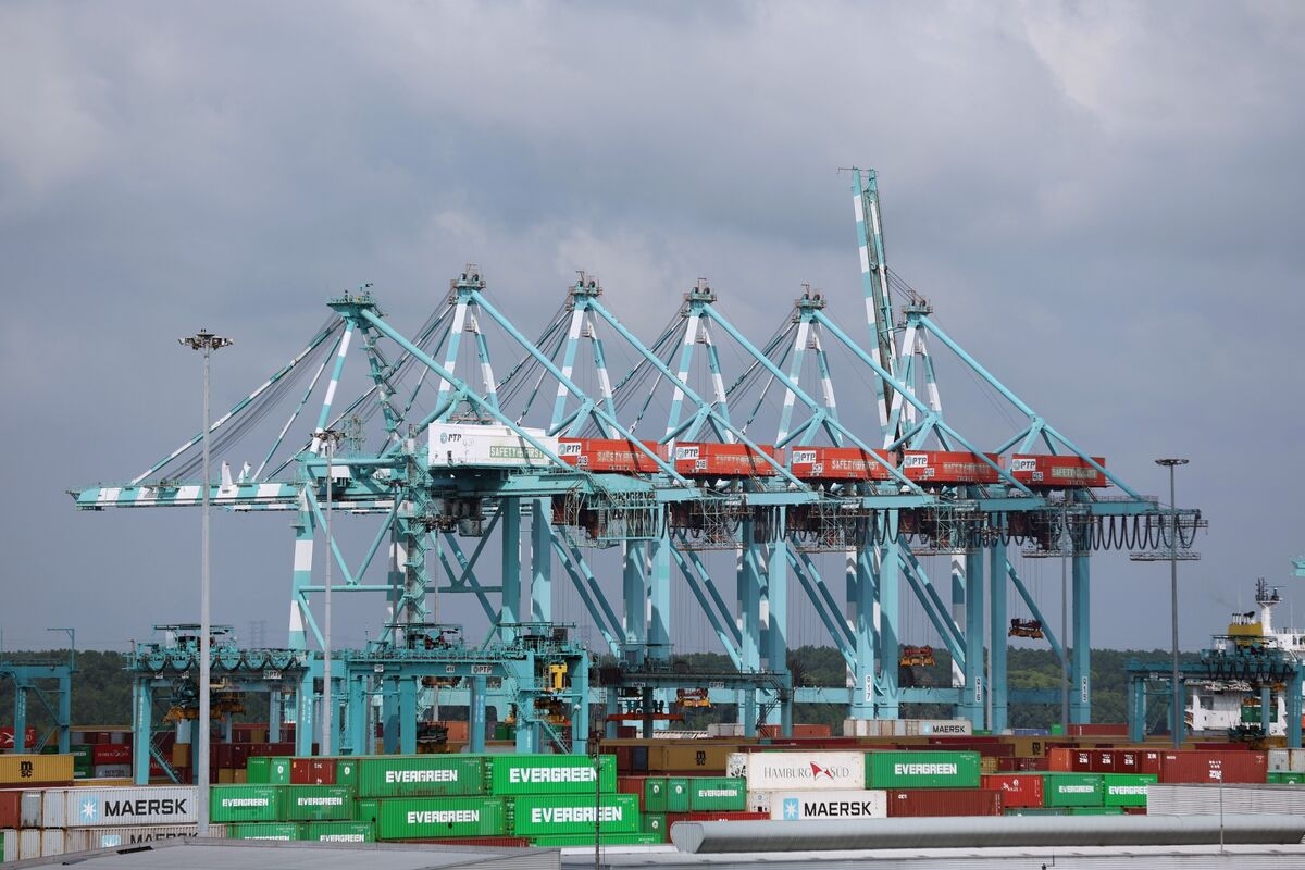MMC Ports Is Said to File for Biggest Malaysian IPO Since 2012