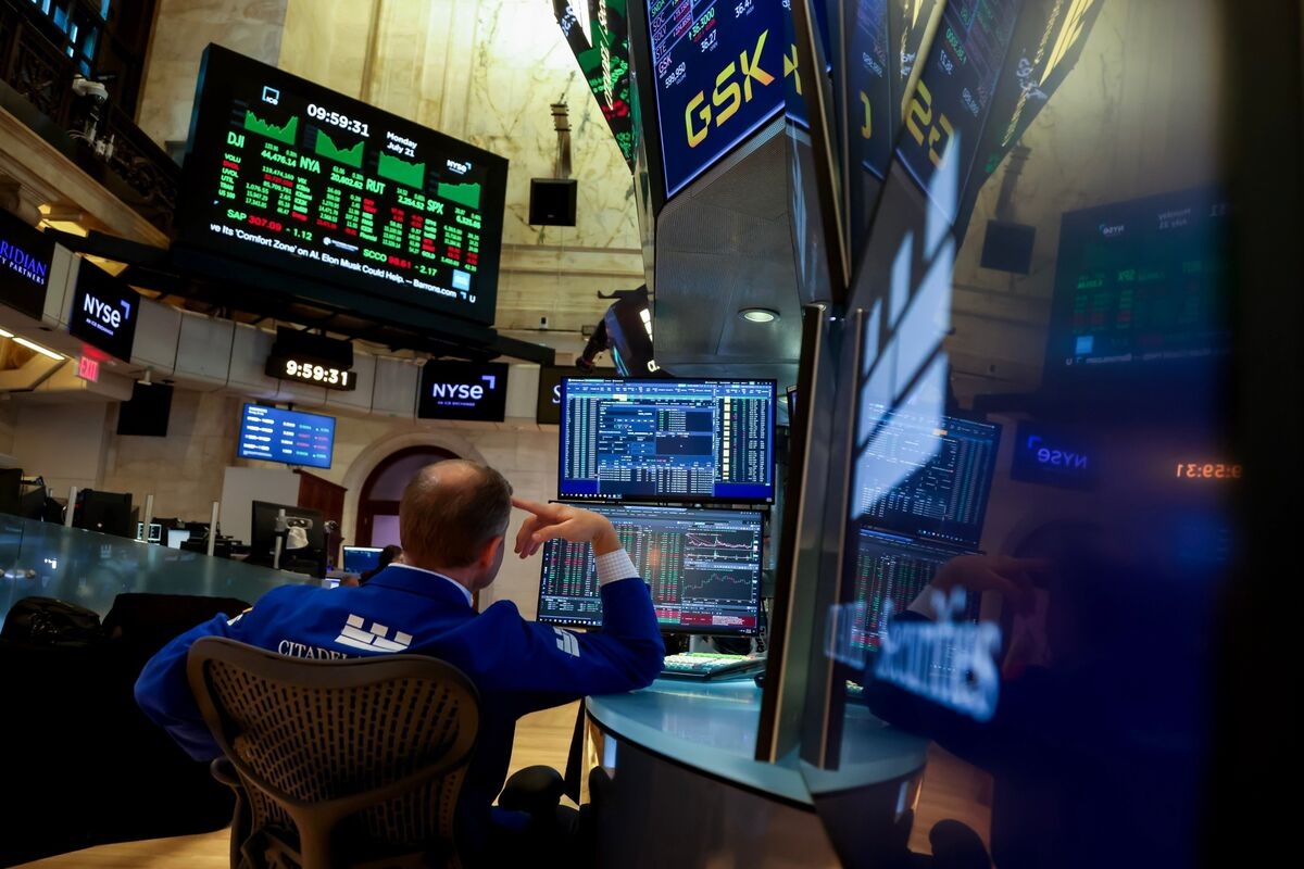 Oppenheimer Lifts S&P 500 Target to Call Third Year of 20% Gains