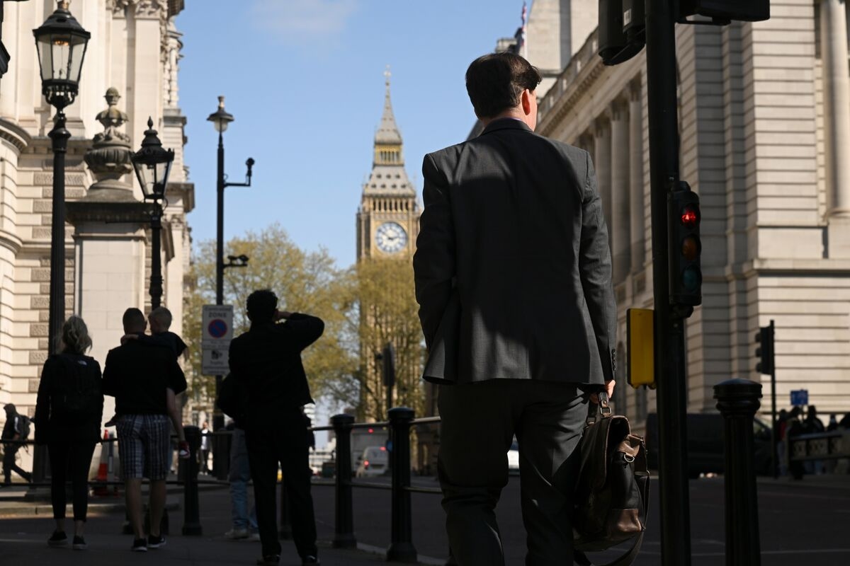 Piketty Tells Starmer to Introduce a Wealth Tax in the UK