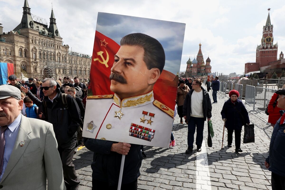 Stalin Makes a Comeback in Putin's Wartime Crackdown on Dissent