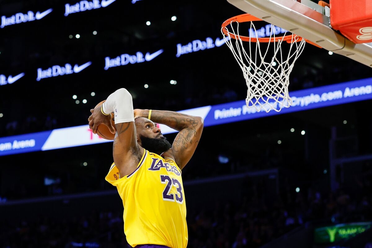 LeBron James Opts In for 23rd Season to Earn $52.6 Million