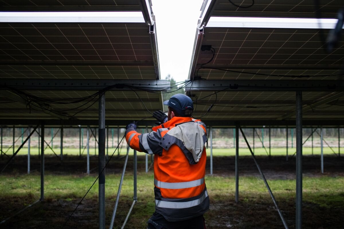 French Lawmakers Reject a Moratorium on Solar and Wind Projects