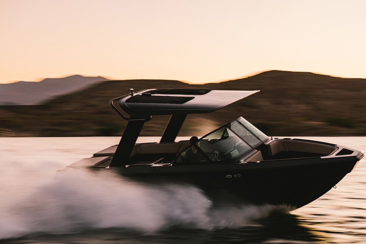 Recreational Boats are Going Electric. Here's What It's Like to Ride One