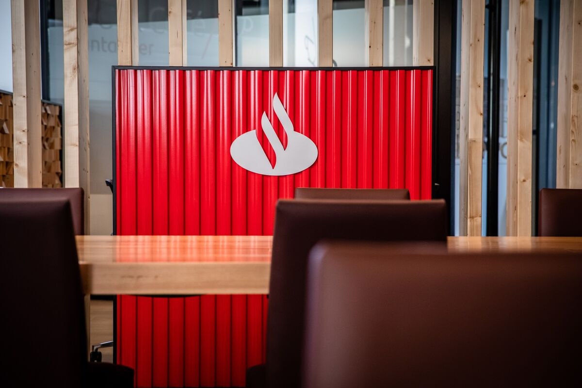 Santander's Net Income Beats Estimates