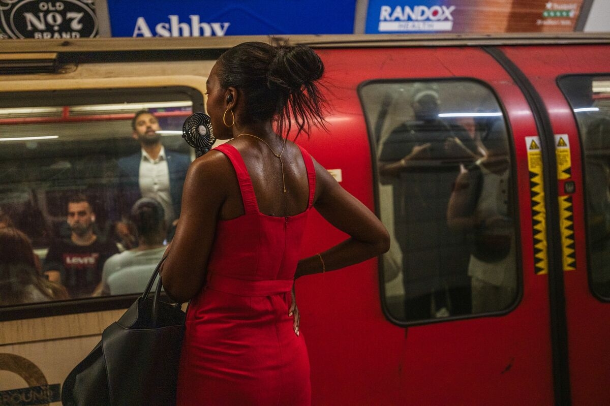 Labour Fails to Boost UK Living Standards After One Year on Job