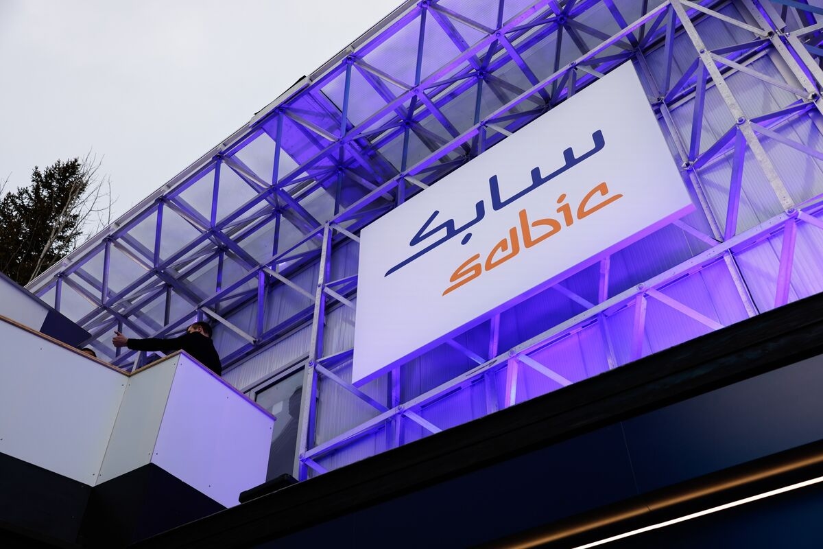 Saudi Chemical Maker Sabic Evaluating IPO of Industrial Gas Unit