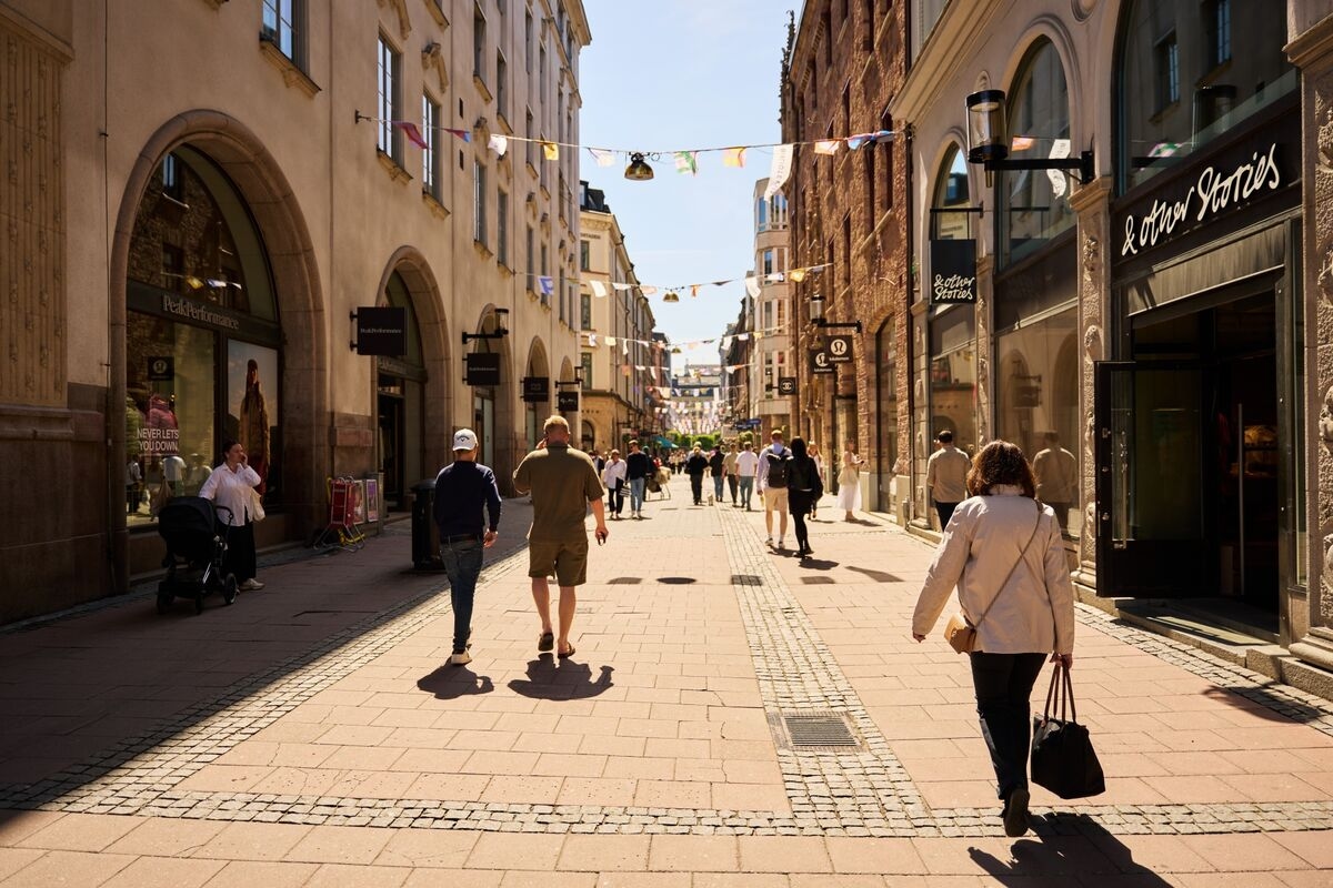 Sweden Cuts 2025 Growth Forecast in Half as Recovery Stalls