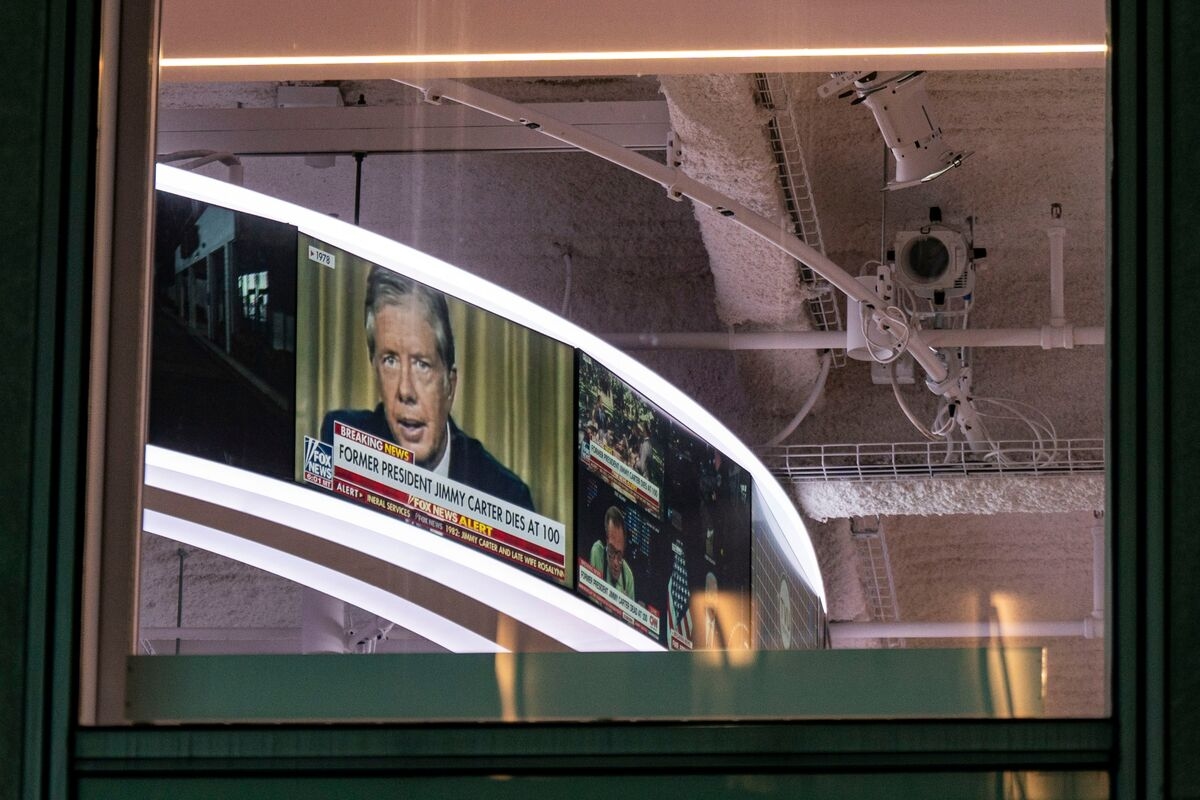 Wall Street Stock Prognosticators Were Caught Off Guard in 2024