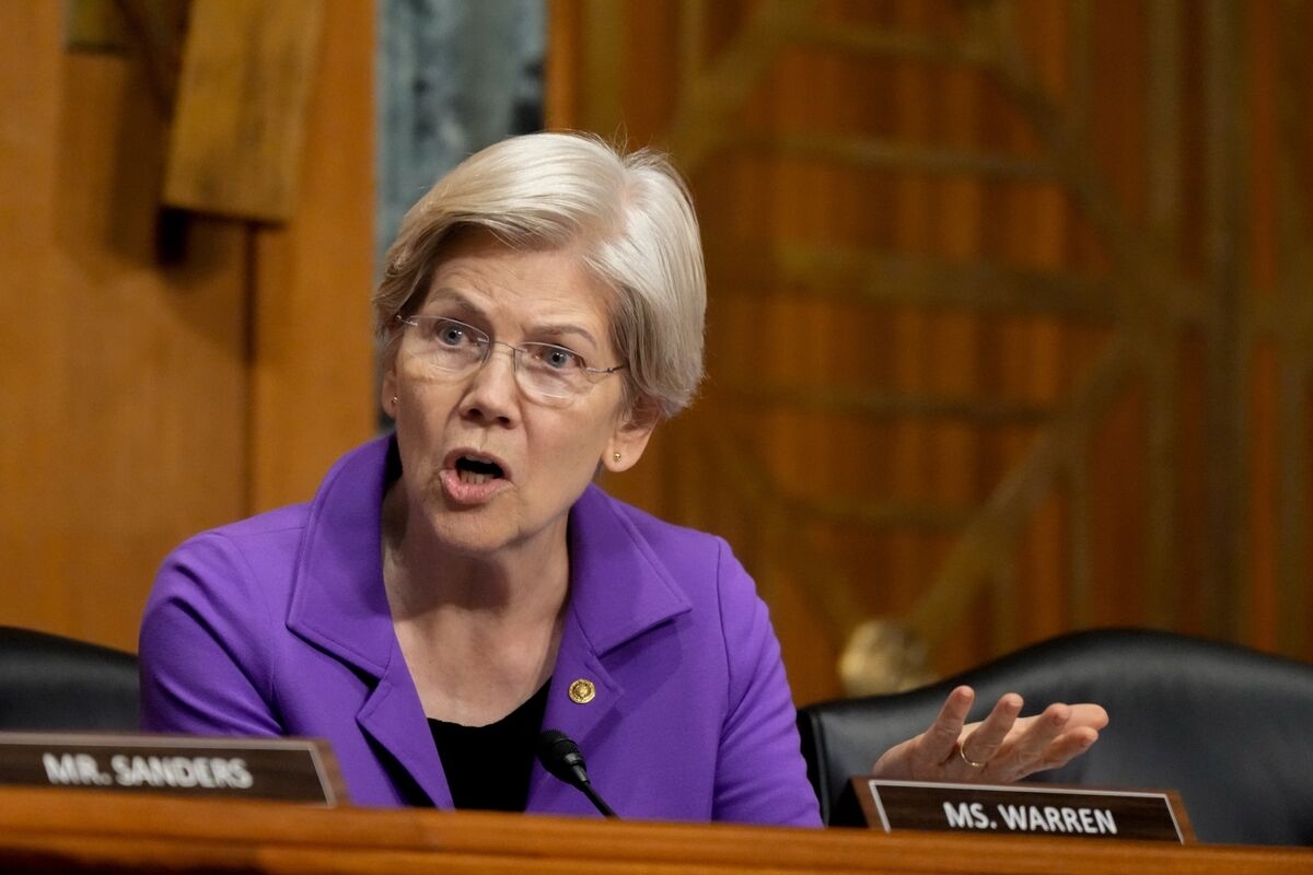 Senator Warren Urges Fed to Reconsider Capital One Deal for Discover