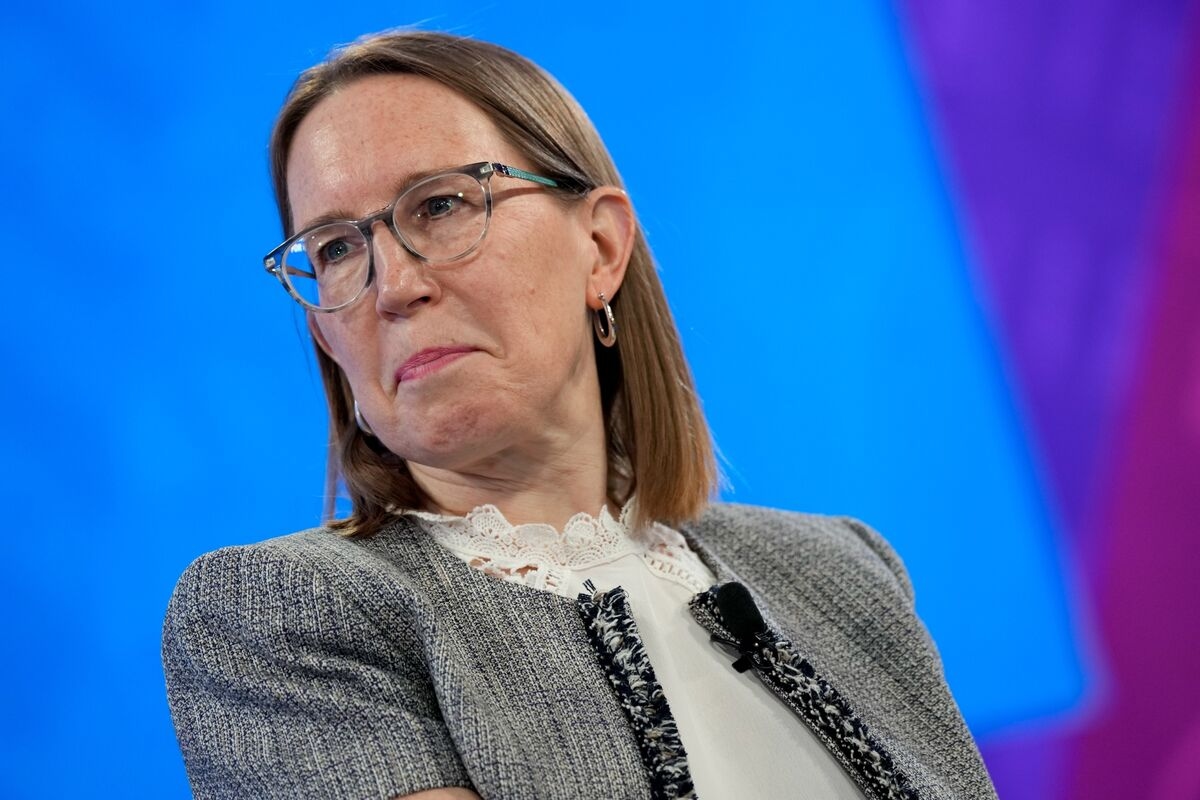 SEC's Peirce Says Tokenized Securities Must Comply With Rules