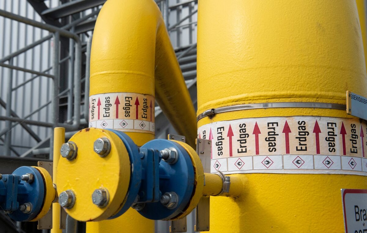 European Gas Edges Lower as Traders Assess Trump's Russia Threat