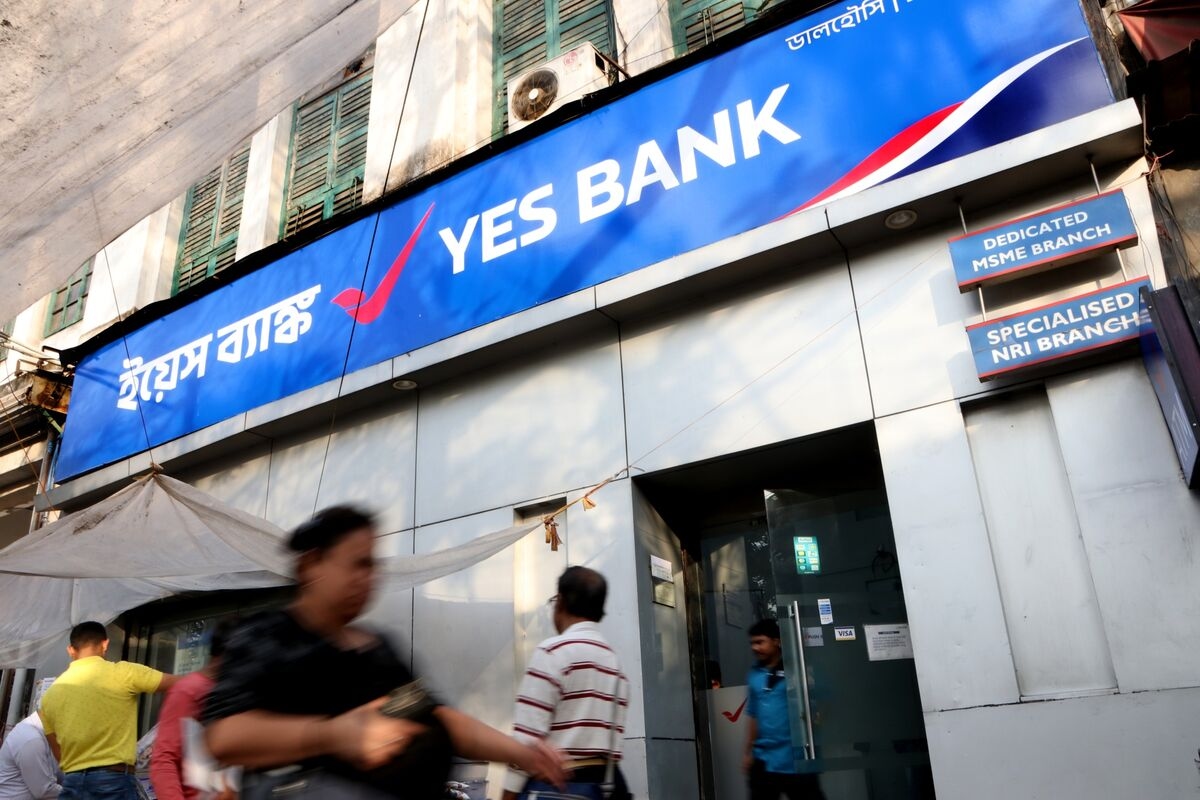 SMFG Said to Eye $1.1 Billion Additional Investment in Yes Bank