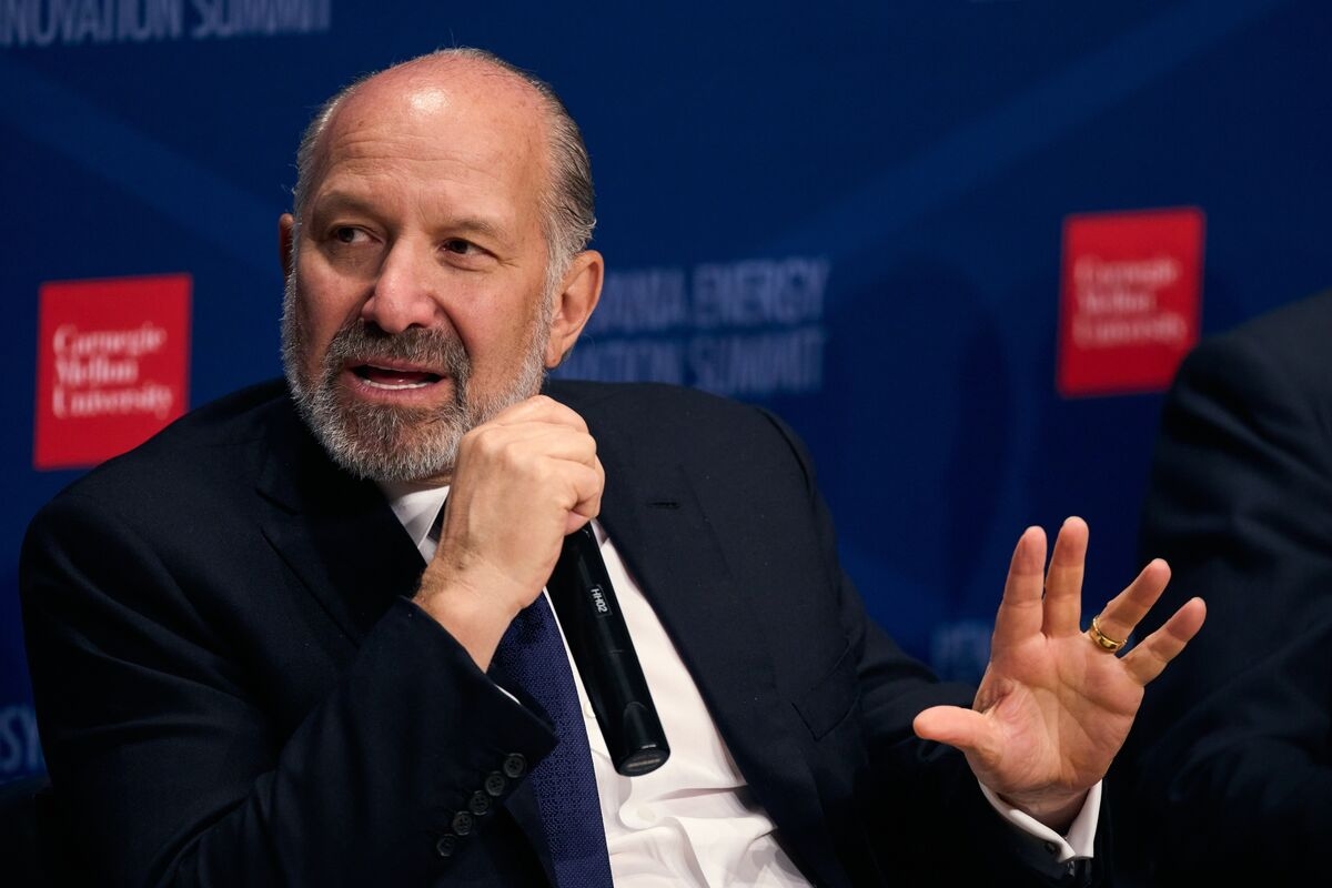 Lutnick Slams ‘Outrageous' Chinese Exit Ban on Commerce Employee