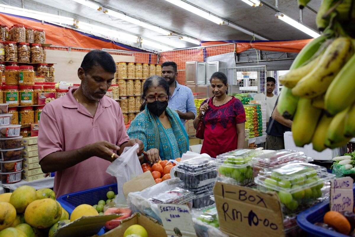 Malaysia's Anwar Unveils Plan to Help With Rising Living Costs