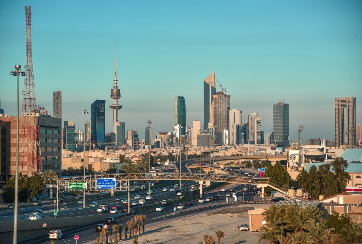 Kuwait Starts Mobilizing Banks for $6 Billion Bond Sale