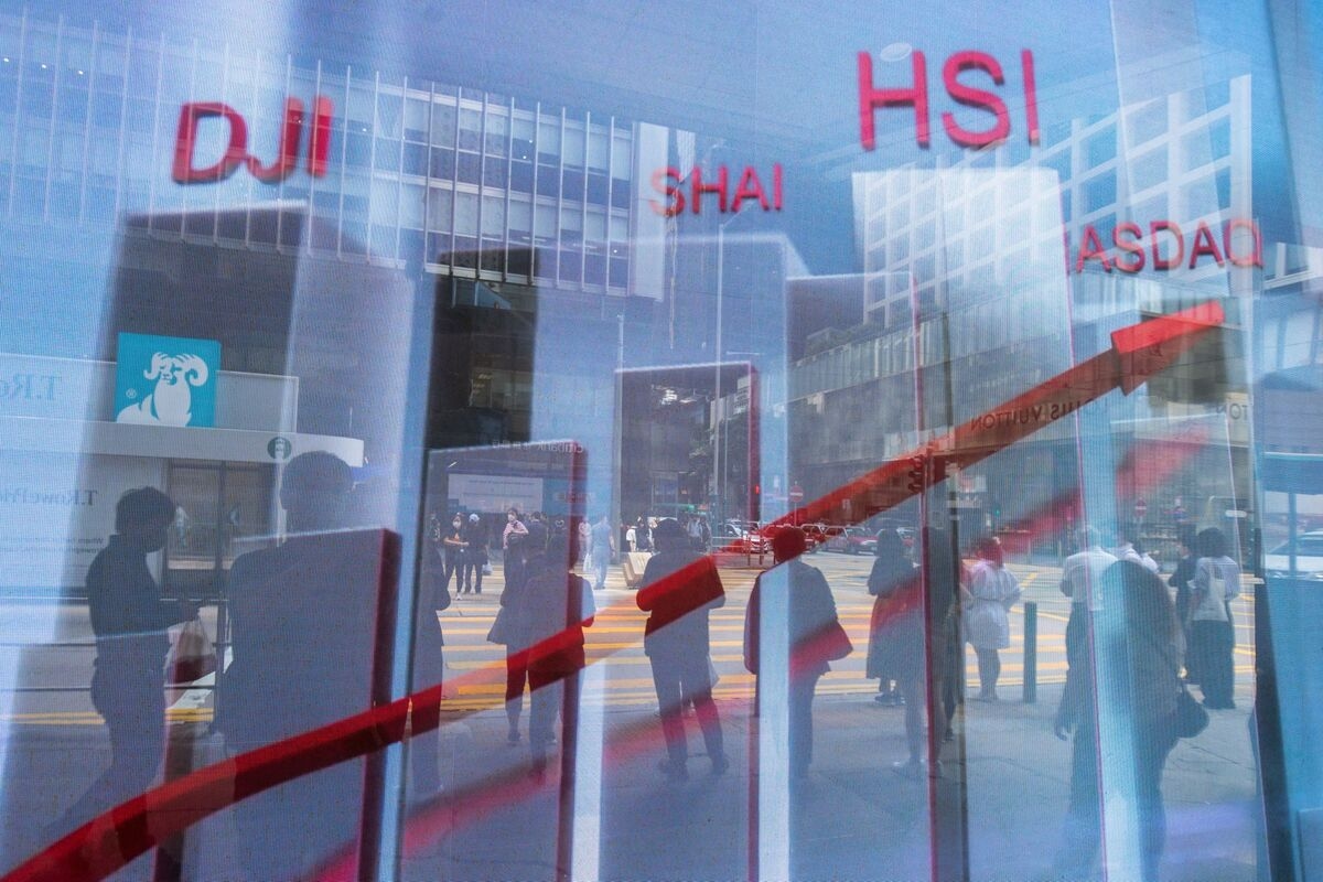 Chinese Stocks in Hong Kong Poised for Highest Close Since 2021