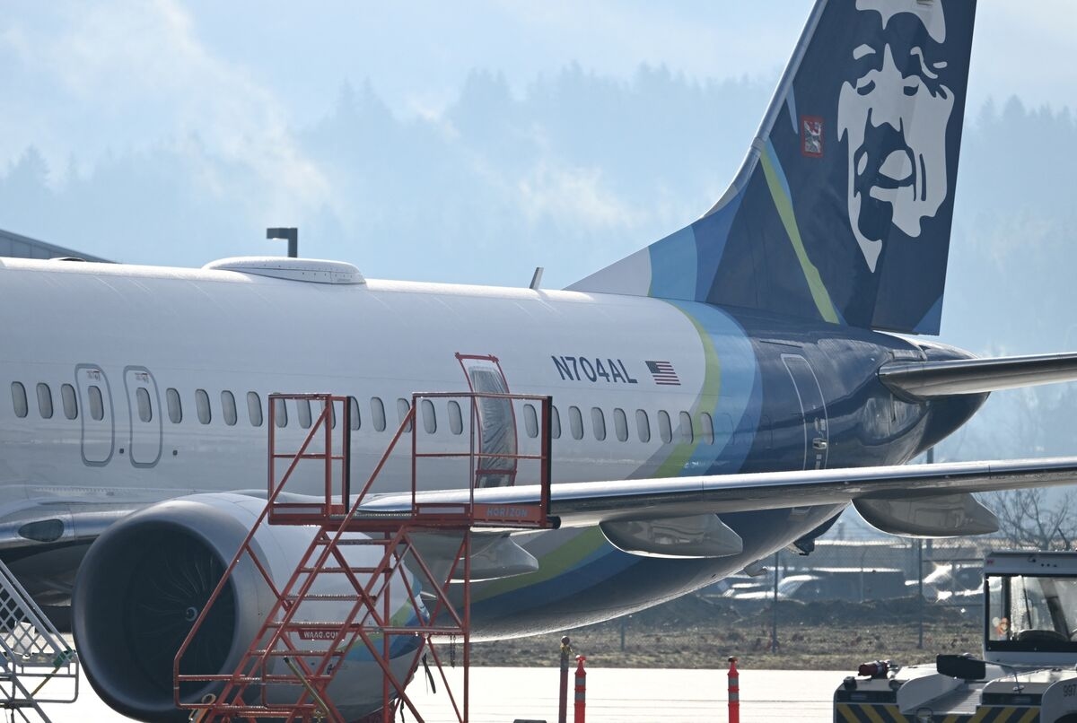 NTSB Casts Blame on Boeing, FAA for 2024 Midair Blowout