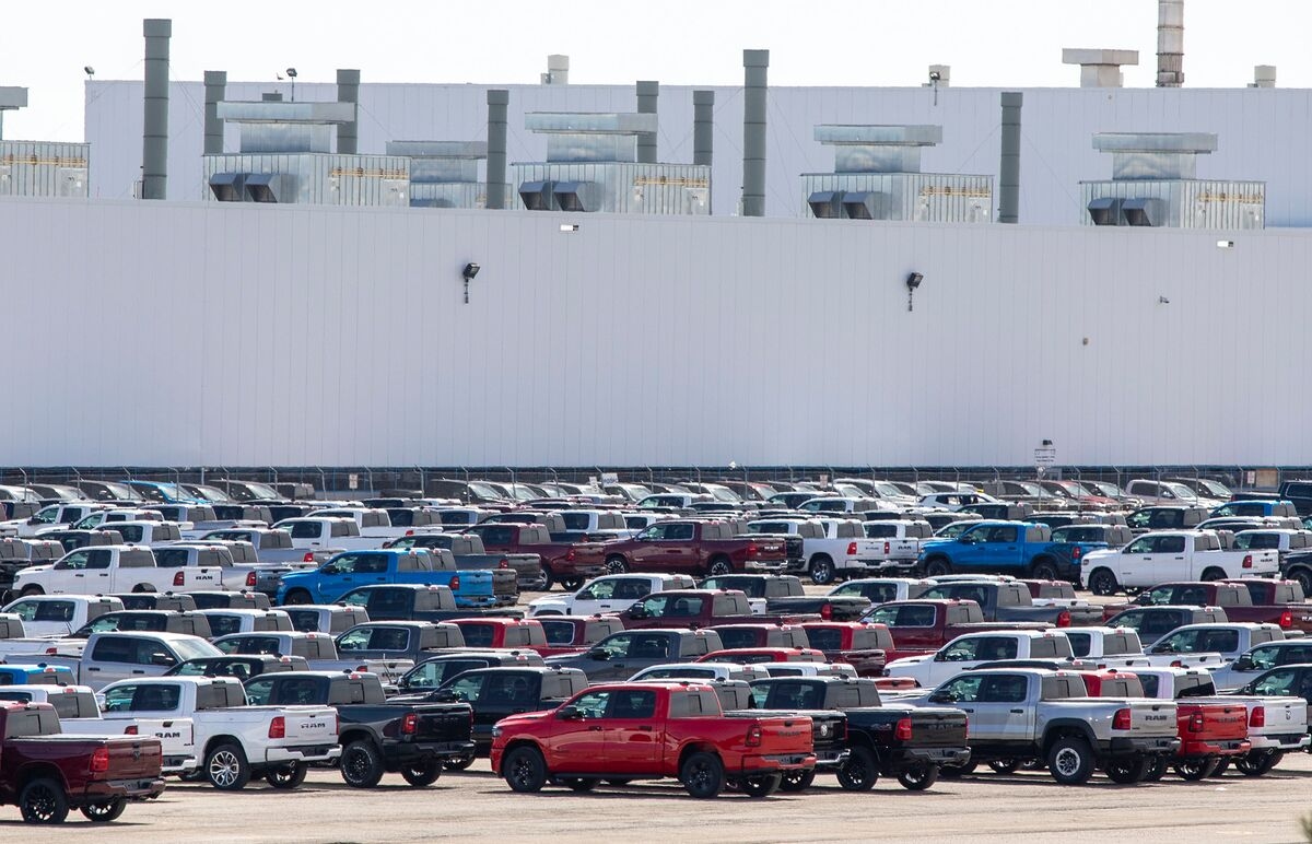 Armed Man Barricaded Himself in Stellantis Michigan Plant: CBS