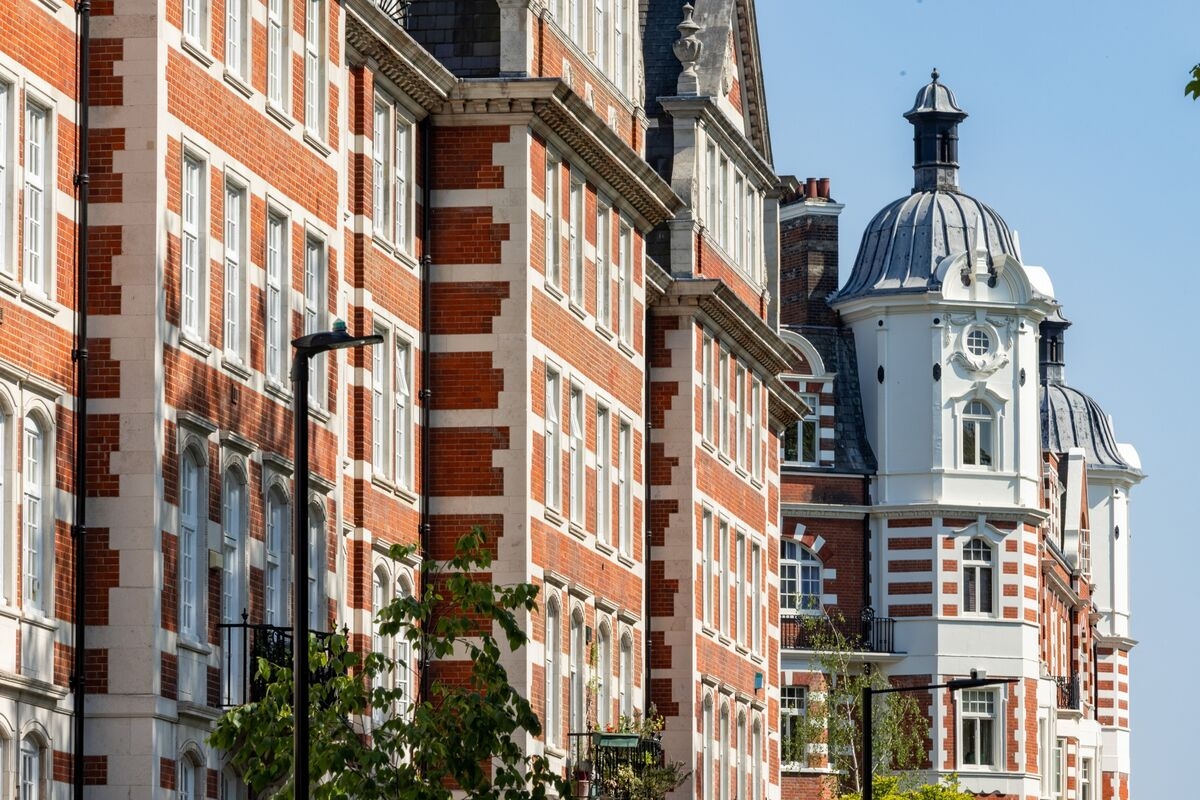 UK House Prices Head For Yet Another Flat Year