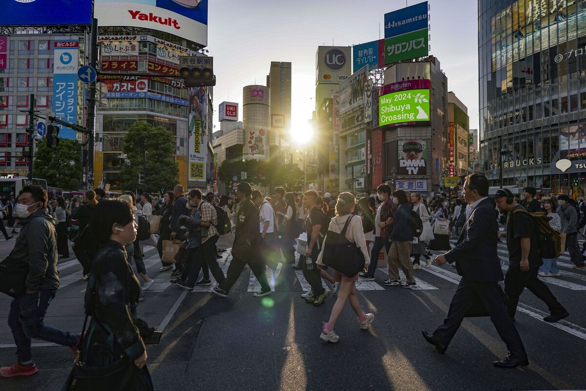 Japan's Bond Chaos Heralds More Volatility Across Global Markets