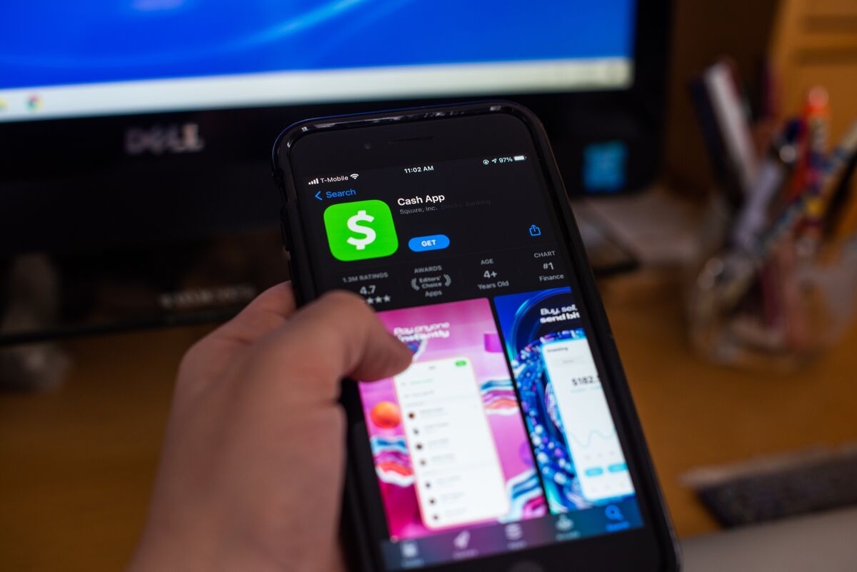 Jack Dorsey's Block Pushes Into Banking as Stock Price Tumbles