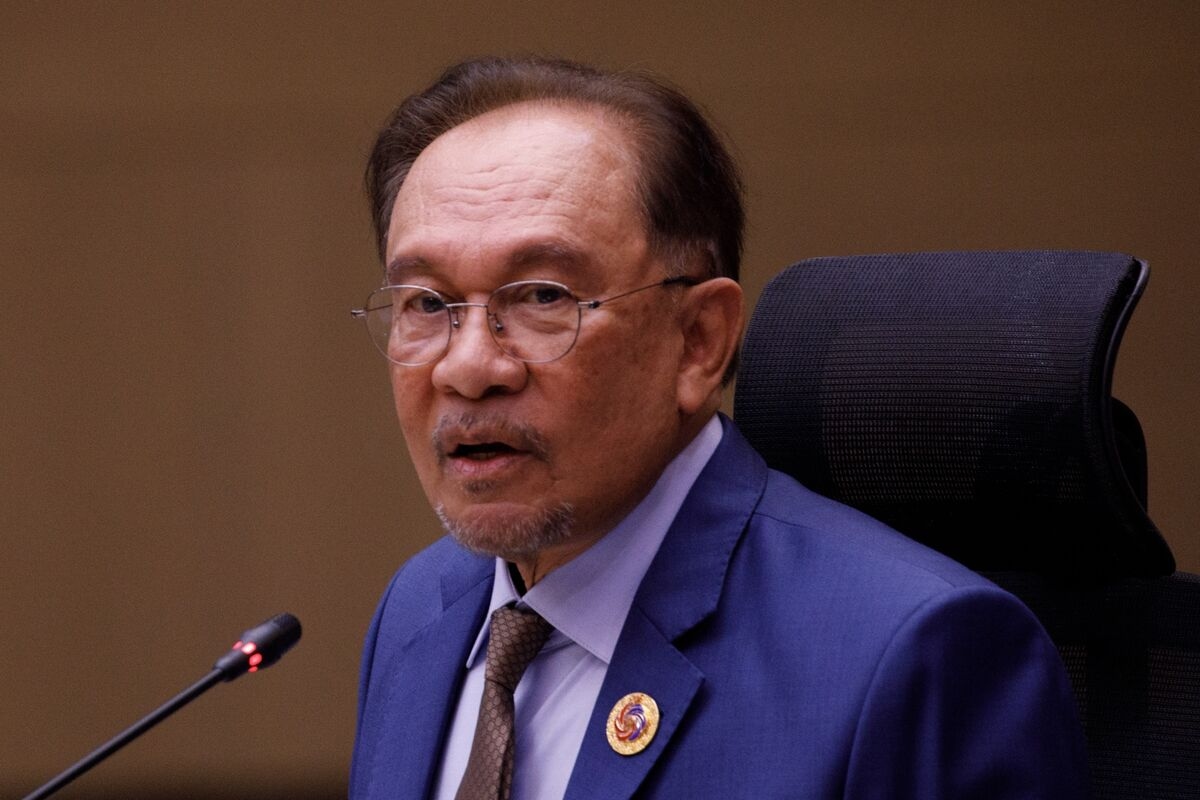 Malaysia's Anwar to Seek Lower Tariffs in Meeting With Rubio