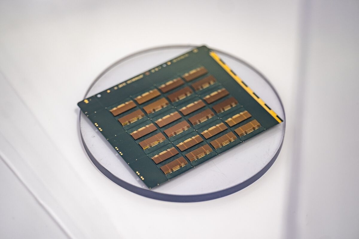 S&P 500 Waffles as Chipmaker Losses Offset Upbeat Bank Results