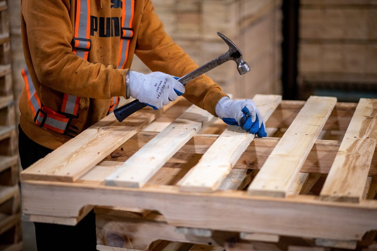 Private Lenders Pitch Restructuring for Stressed Pallet Company