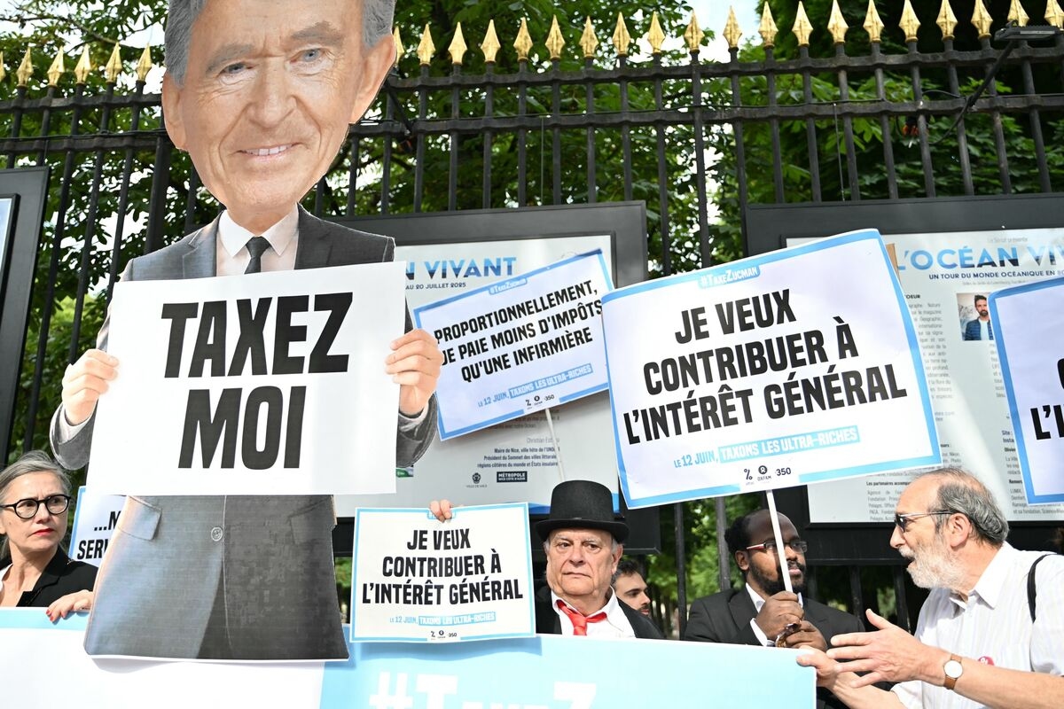 France's Elite Are Moving to Protect Wealth Before 2027 Election