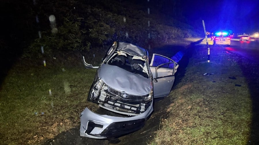 Father killed, daughter hurt in crash after university pickup