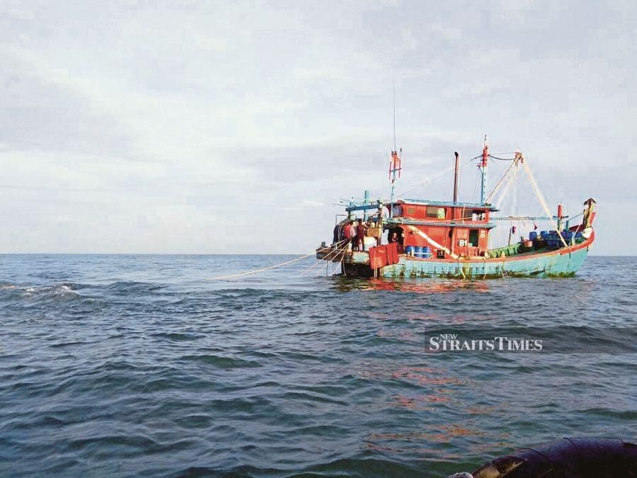 Penang Fisheries Dept vows tougher action on trawler encroachment