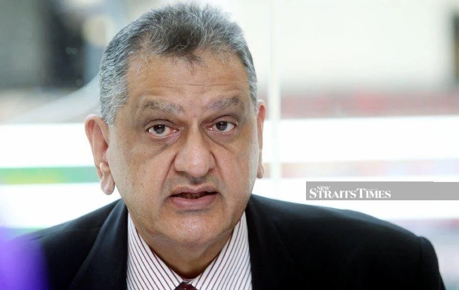 Expand taxi drivers' card to buses, says operator association