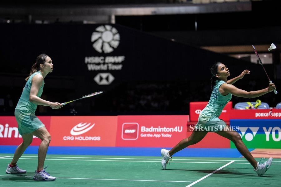Pearly-Thinaah now the hunted in world badminton