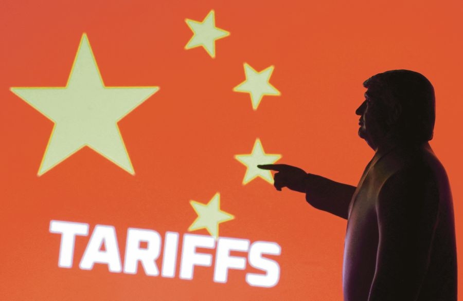 China holds off on new stimulus, shows composure in US trade war