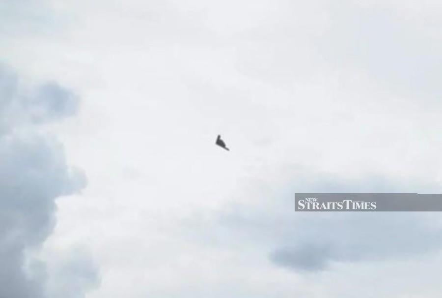 Photo of 'B-2' over Saratok sparks speculation, but CAAM says no such flight