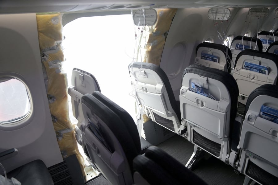Alaska Airlines probe points blame at Boeing, FAA