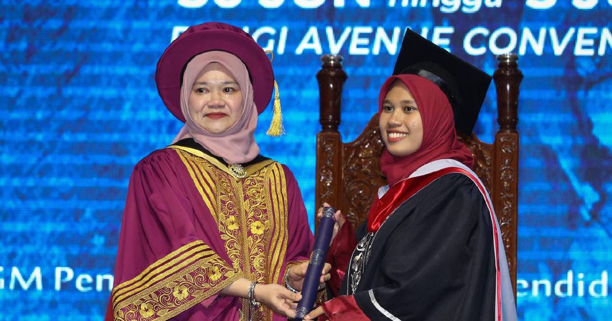 Aisyah lost her mum, fought cancer but never gave up her teaching dream