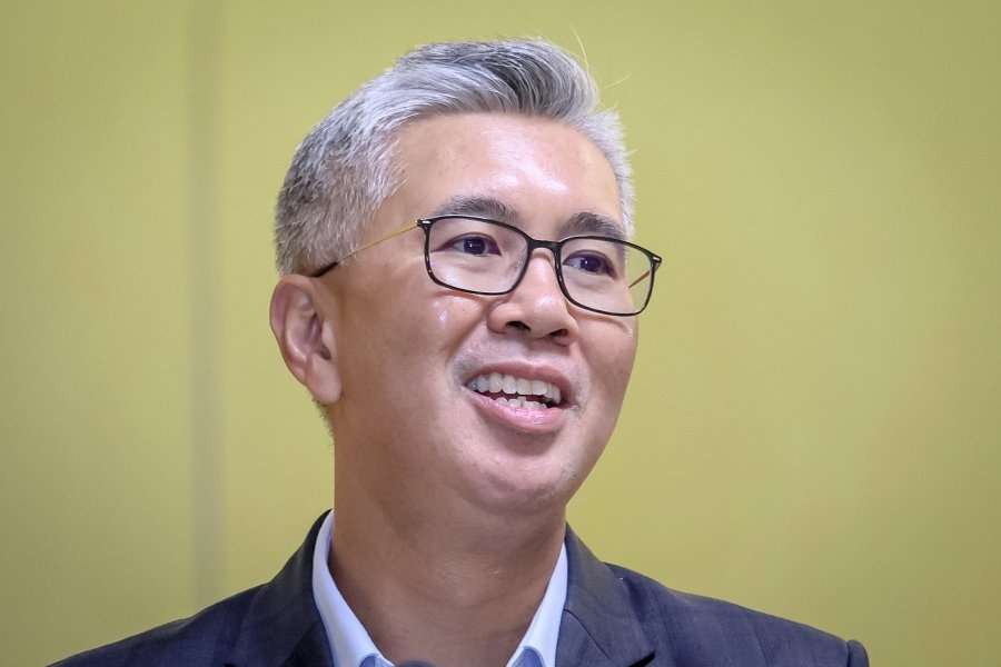 Tengku Zafrul discusses economic cooperation with Singapore, Indonesia leaders