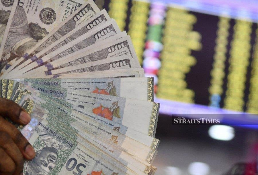 Foreign funds tiptoe back as ringgit recovers