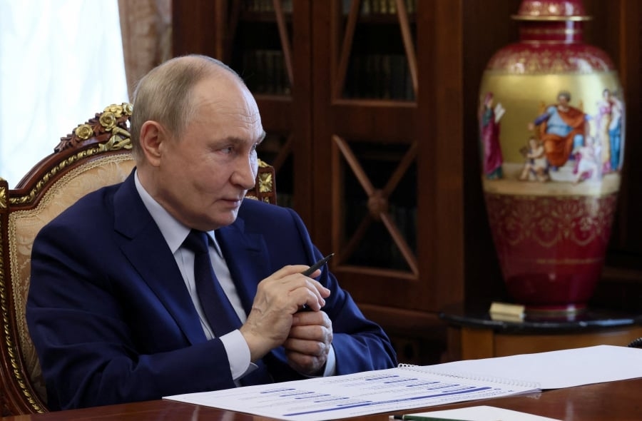 Unfazed by Trump, Putin digs in on Ukraine war goals