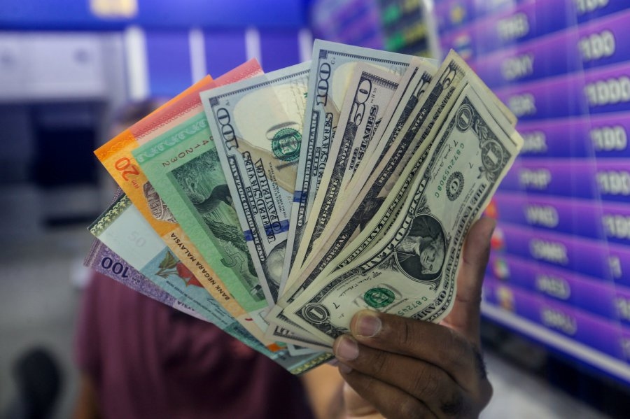 Ringgit opens lower on cautious sentiment after US tariff policy update