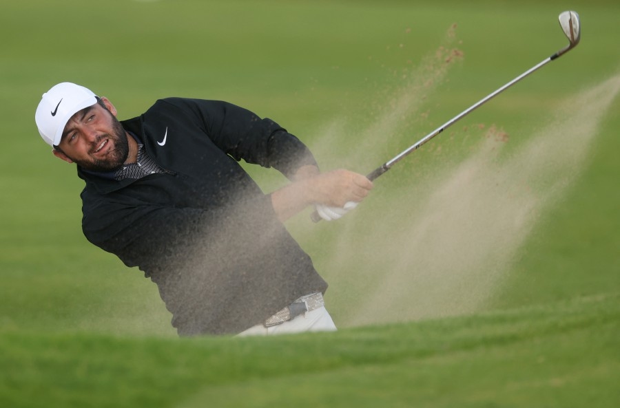 Scheffler extends lead as McIlroy stays in British Open contention