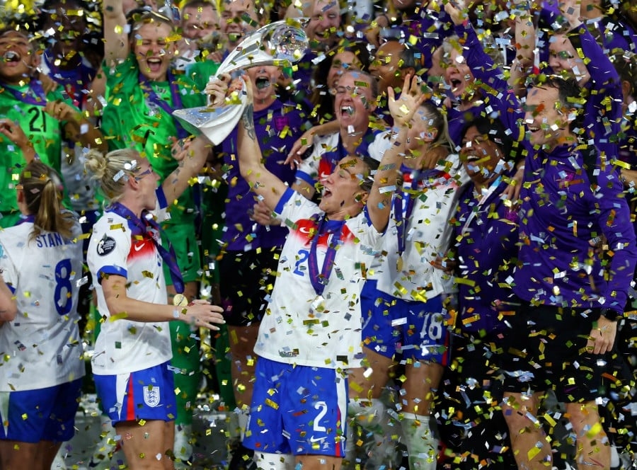 Bronze played with fractured tibia to help England win Euros