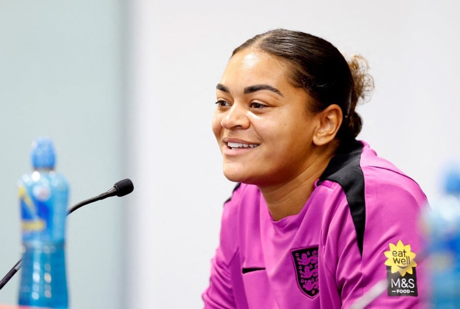 Stanway: Supporting Carter amid racist abuse has brought England closer